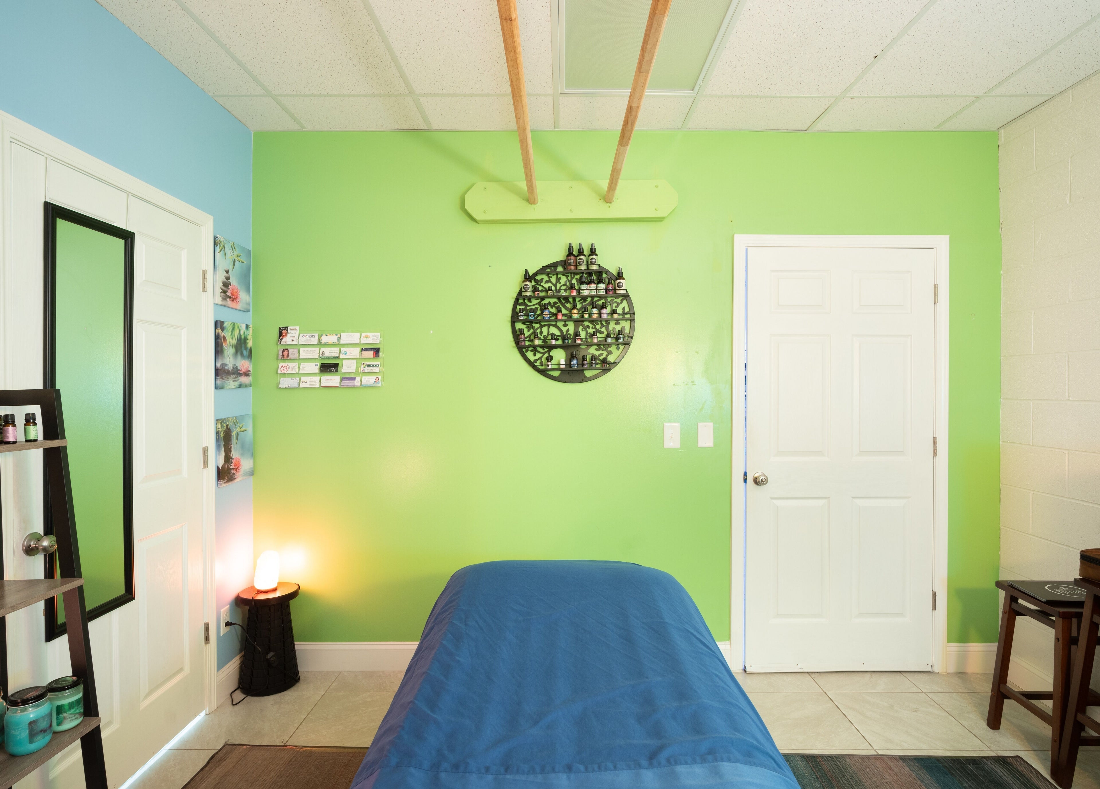 Relaxing therapy room at The Zen Zone Wellness - Middletown, Blue Ridge Manor, Kentucky, US.