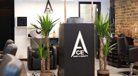 ACE HAIR AND BEAUTY billede 2