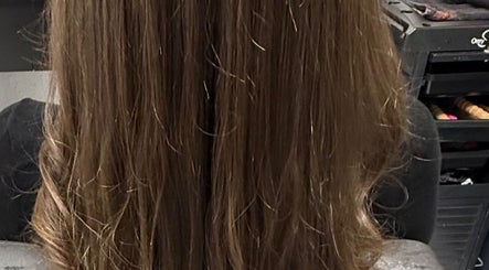 Cabello liso y brillante en Mariela Torres Hair Stilyst en Dunamis Salón & SPA, San Juan, San Juan, PR.