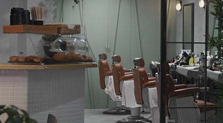 Tame Barber image 2