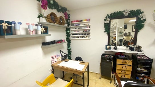 Nelly's Touch Of Elegance Day Spa