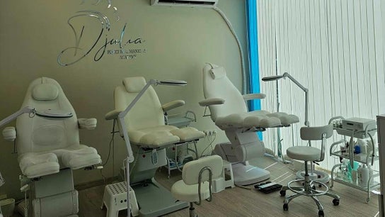 Djulia - Терапевтичен педикюр by Daniela Pavlova