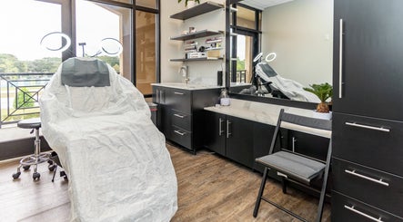 Phi Beauty Spa / Parlor Suites Unit # 203