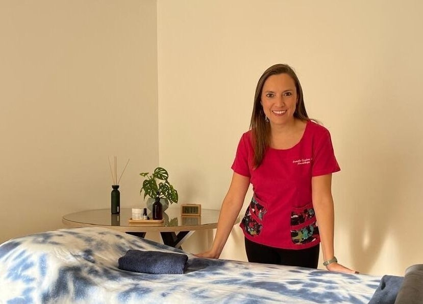 Salle de massage apaisante chez Pamela Cordero à Compiègne, Hauts-de-France, FR.