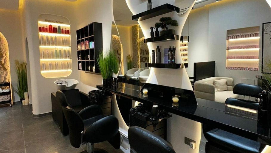 Diva Nova Beauty Salon image 1