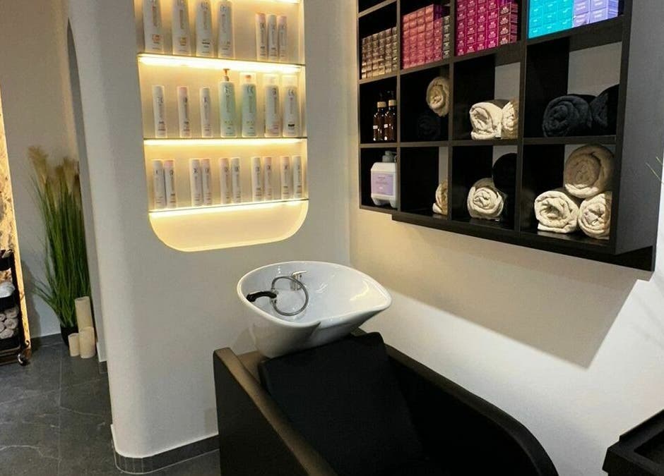 Luxurious wash station at Diva Nova Beauty Salon in Dubai, Dubai, AE, showcasing elegance and relaxation.