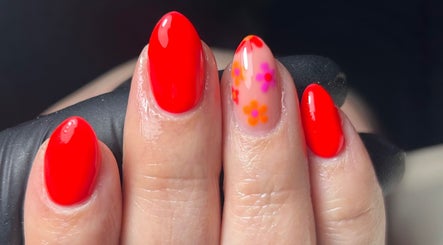 Laura Rose Nails