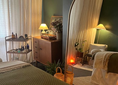 Relaxing spa room at Autumn Recharge Retreat in Leeds, England, GB with calming decor and ambient lighting.