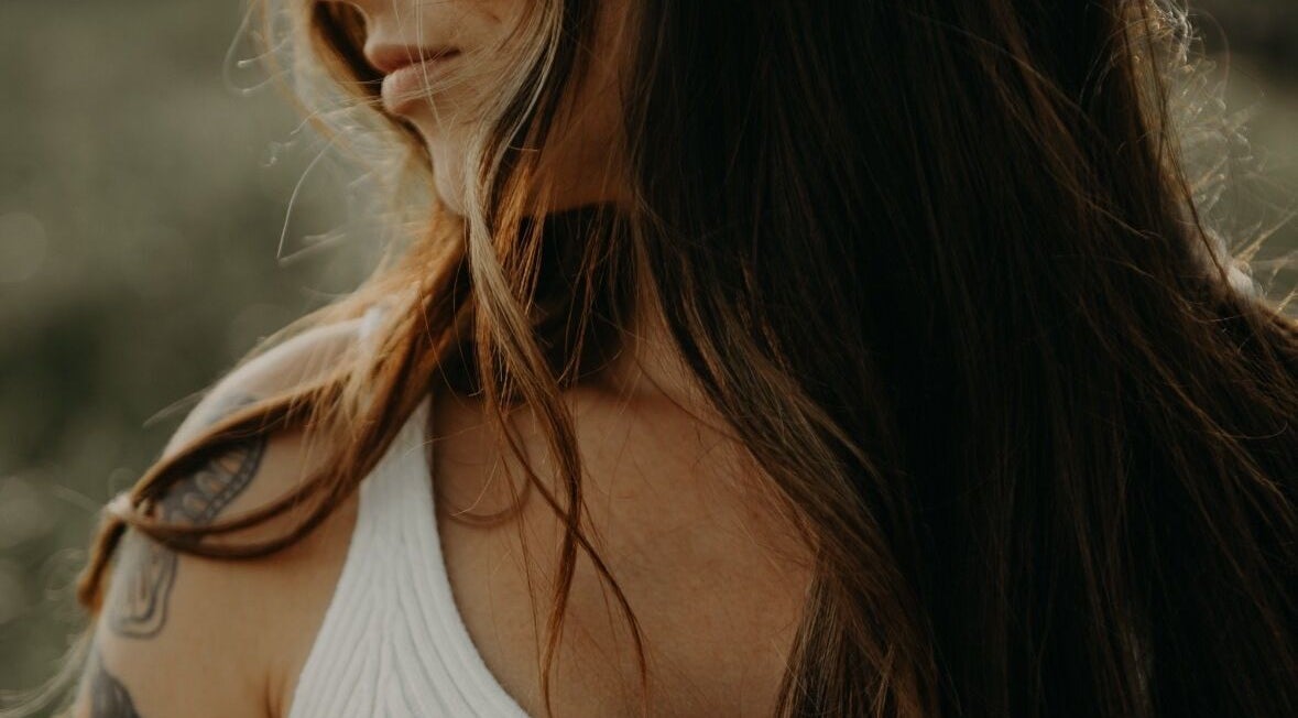 Cheveux naturellement ondulés chez Olivia Sgl Hair (HED SALON), Montréal, Québec, CA.