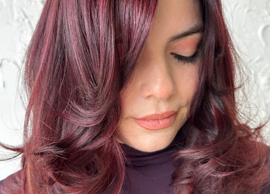 Coupe de cheveux élégante chez Olivia Sgl Hair (HED SALON), Montréal, Québec, CA.