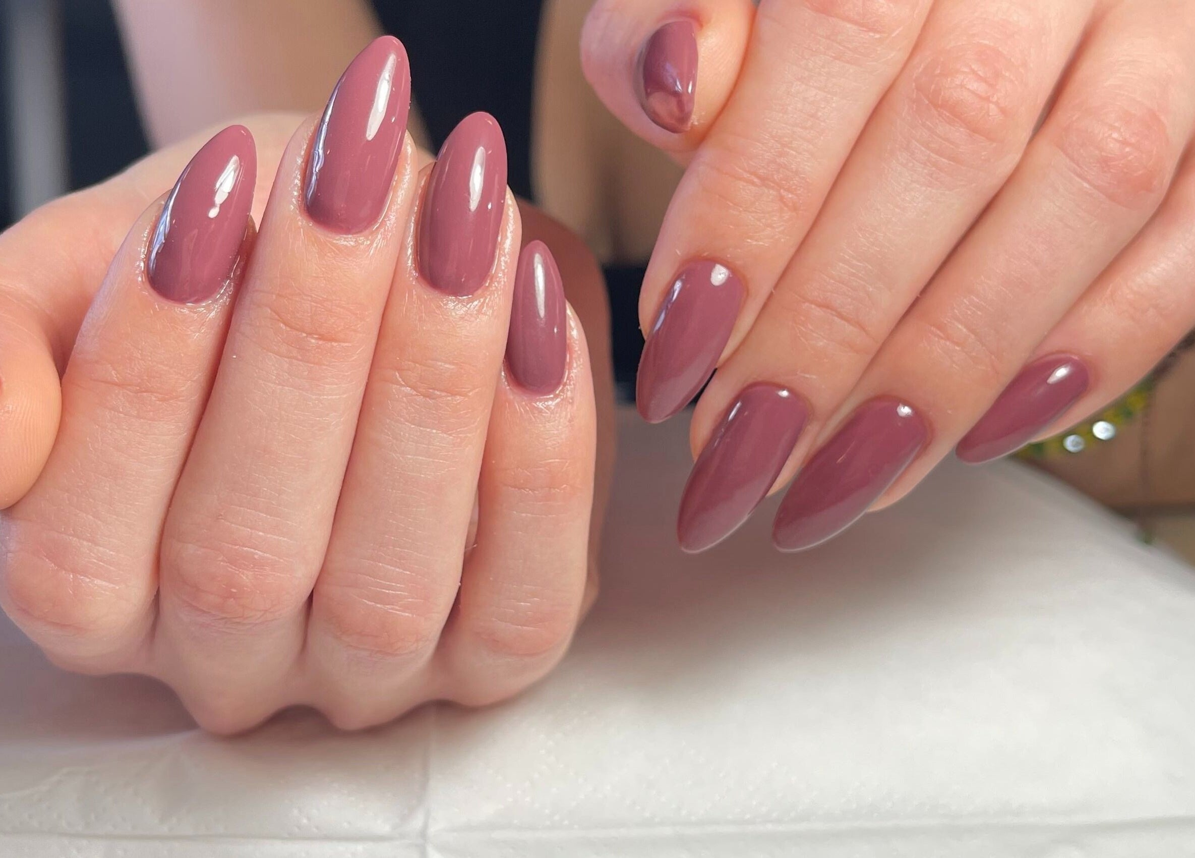 Elegant polished nails at Alvalade - Glowing Beauty, Lisboa, Lisboa, PT showcasing professional manicure.