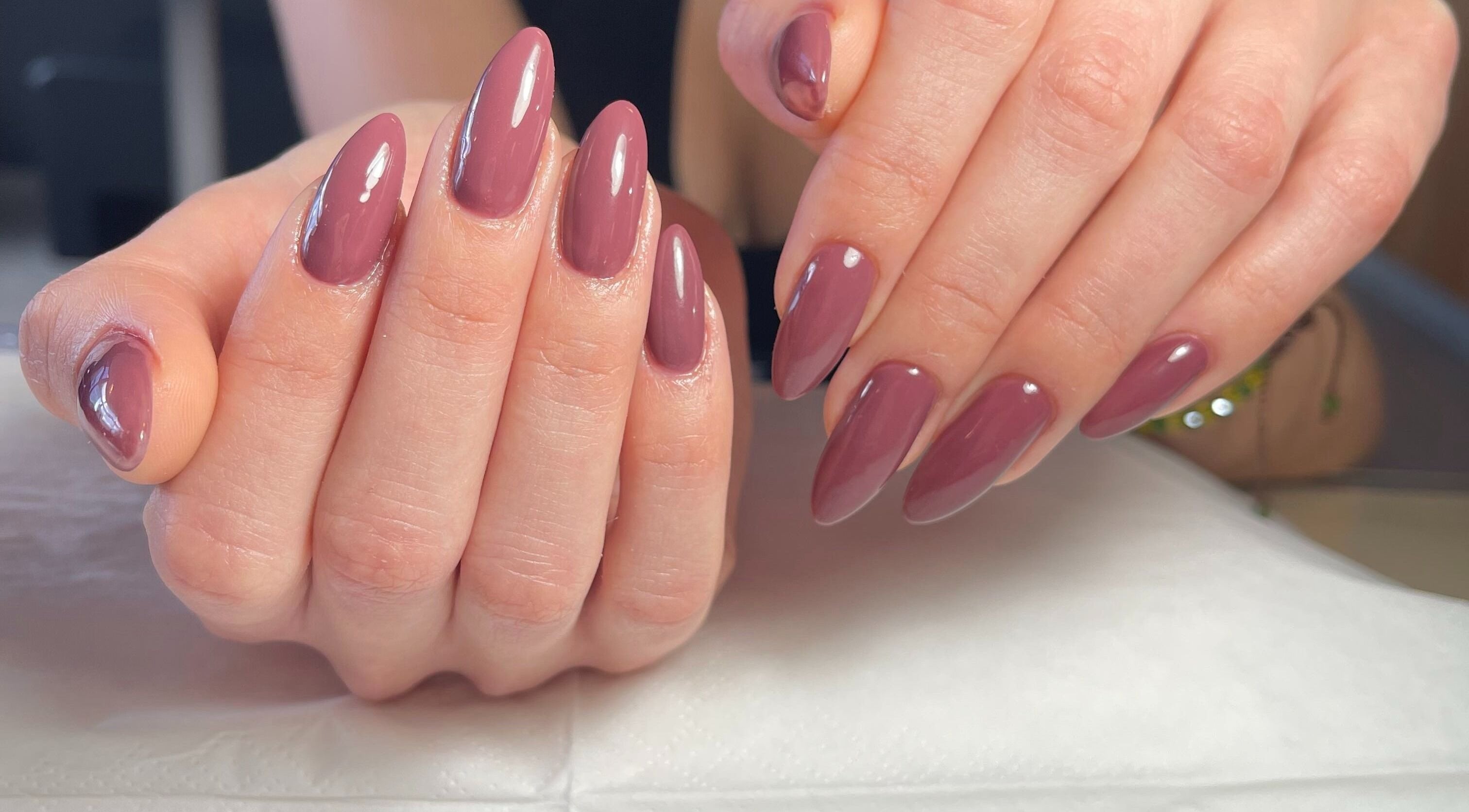 Elegant polished nails at Alvalade - Glowing Beauty, Lisboa, Lisboa, PT showcasing professional manicure.
