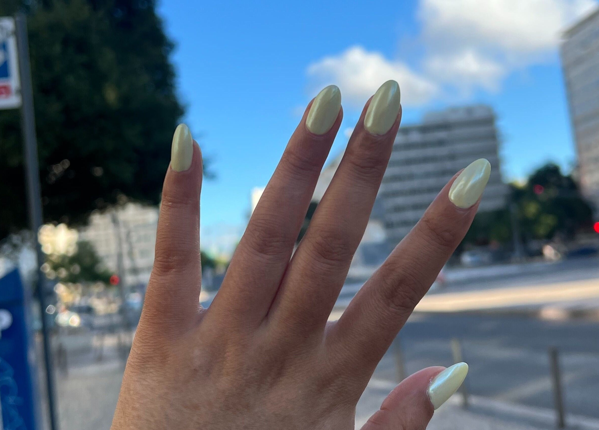 Stylish nails against a Lisbon urban backdrop at Alvalade - Glowing Beauty, Lisboa, Lisboa, PT.