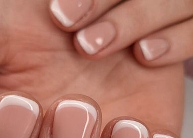 Beautiful French manicure at Nails by Lizette in Bloemfontein, Free State, ZA, showcasing timeless elegance.