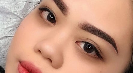 Contour Lashes and Brows slika 3