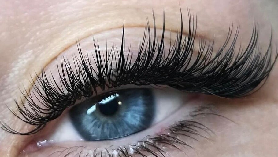 Lash Club By Courtney image 1