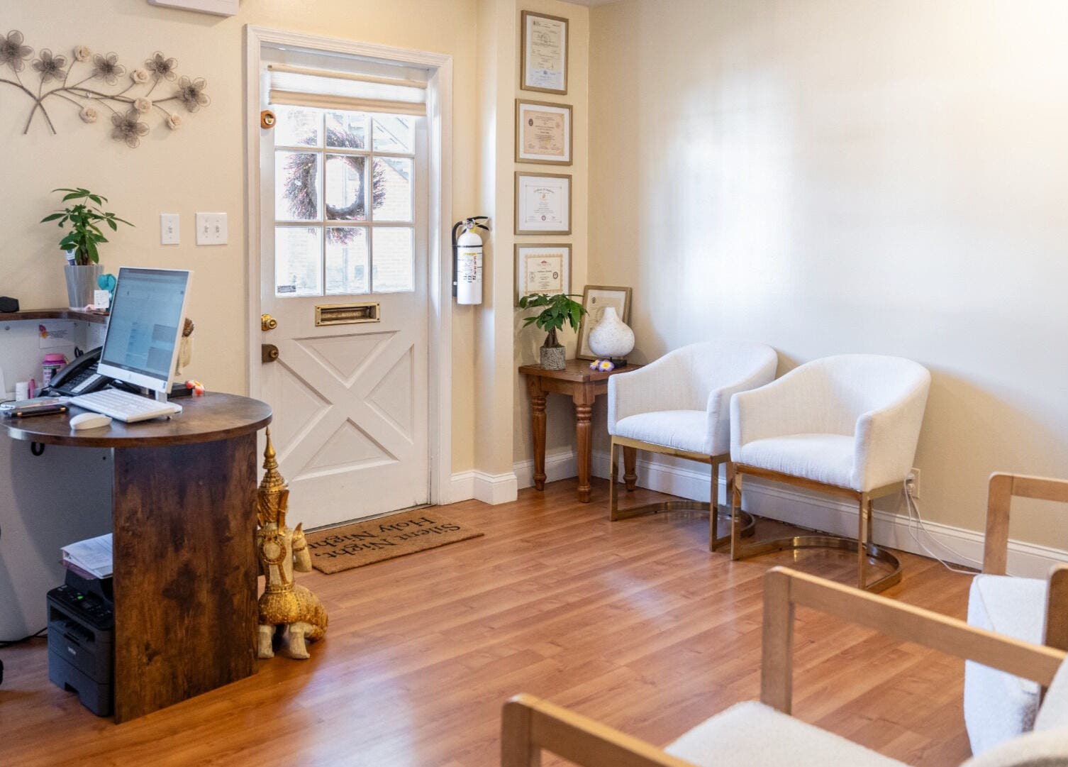 Reception area at Amazing Thai Massage Annapolis, featuring modern decor and comfortable seating in Annapolis, Maryland, US.