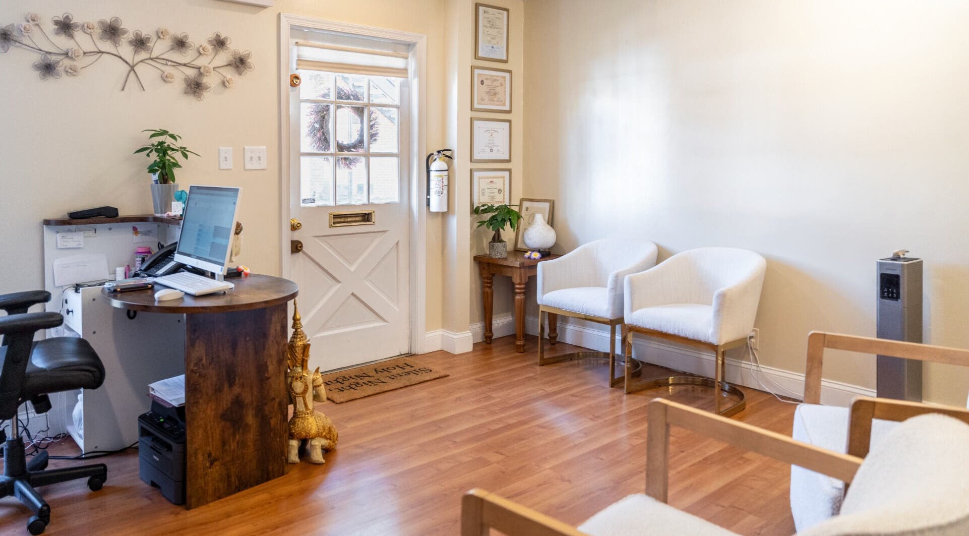 Reception area at Amazing Thai Massage Annapolis, featuring modern decor and comfortable seating in Annapolis, Maryland, US.