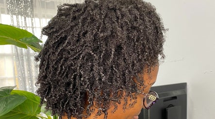 Natural curly hairstyle at Hava's Beauty Bar, Port of Spain, Port of Spain Corporation, TT.
