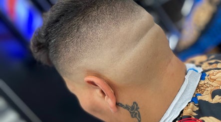 BarberNextDoorStudios – kuva 2