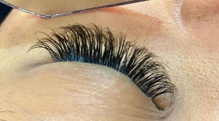 Close-up of expertly applied eyelash extensions at Rudi Beauty Studio, Randburg, Gauteng, ZA.