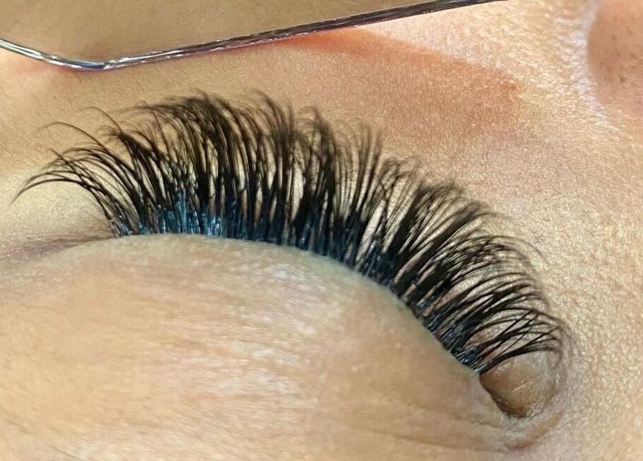 Close-up of eyelash extensions at Rudi Beauty Studio, Randburg, Gauteng, ZA for a glamorous look.