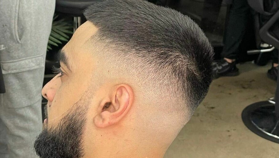 Grizzy Barber image 1