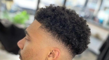 Grizzy Barber image 2