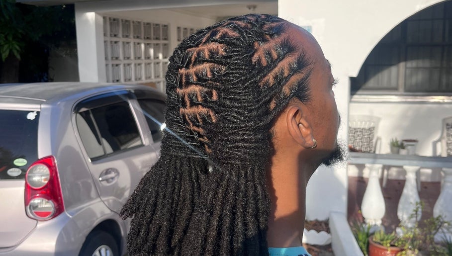 Mobile Locs image 1