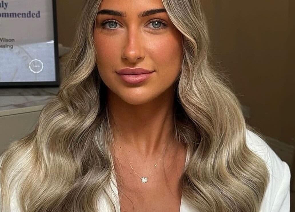 Elegant hair waves at Iona McLauchlan Hairdressing, Stirling, Scotland, GB. Experience expert styling services.