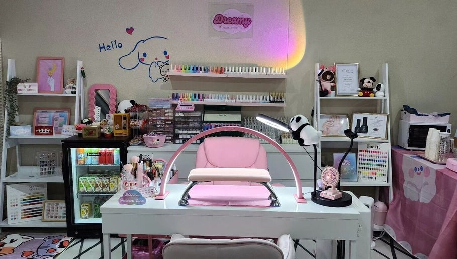 Dreamy Nail Studio image 1