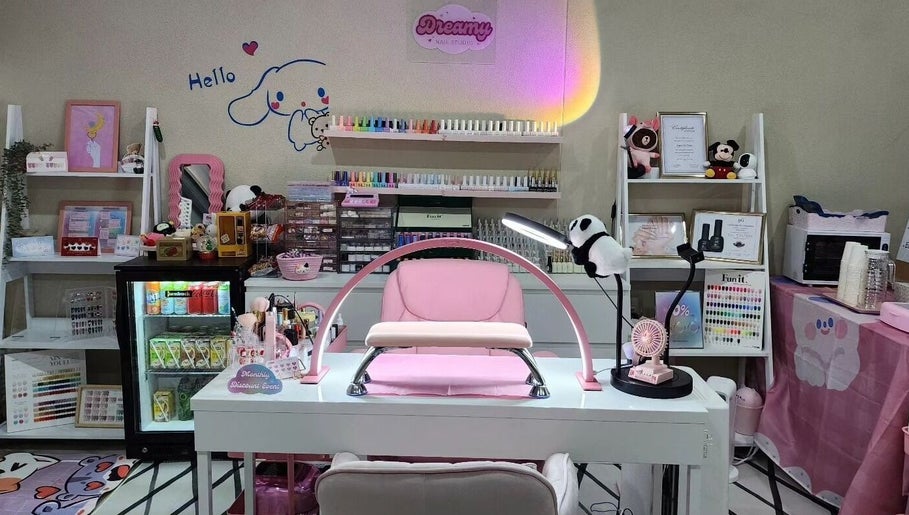 Dreamy Nail Studio image 1