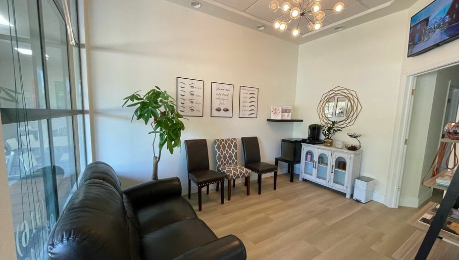 Ava's Skin Care & Lash Studio, bilde 1