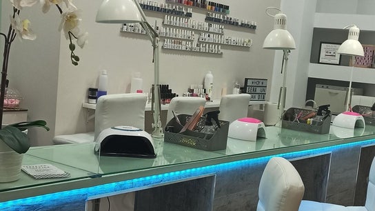 Smalto Nails & Beauty