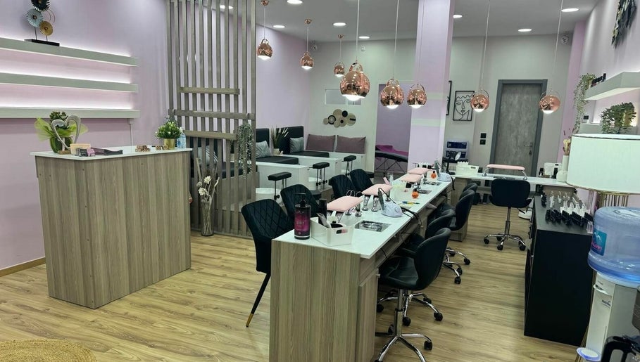 hình ảnh 1 của Lash and Brow Beauty Salon Emily's - Σπάτα