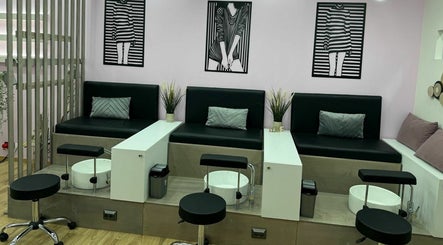 Lash and Brow Beauty Salon Emily's - Σπάτα billede 2