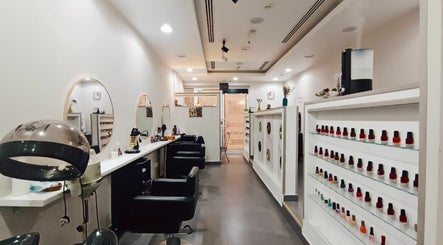 Beauty World Ladies Salon