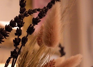 Elegant floral arrangement at Abbigail Richards Hair, Makeup & Aesthetics in Reading, England, GB.