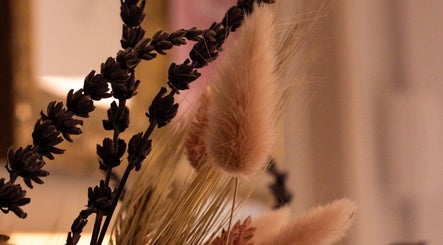 Elegant dried floral arrangement at Abbigail Richards Hair, Makeup & Aesthetics, Reading, England, GB.