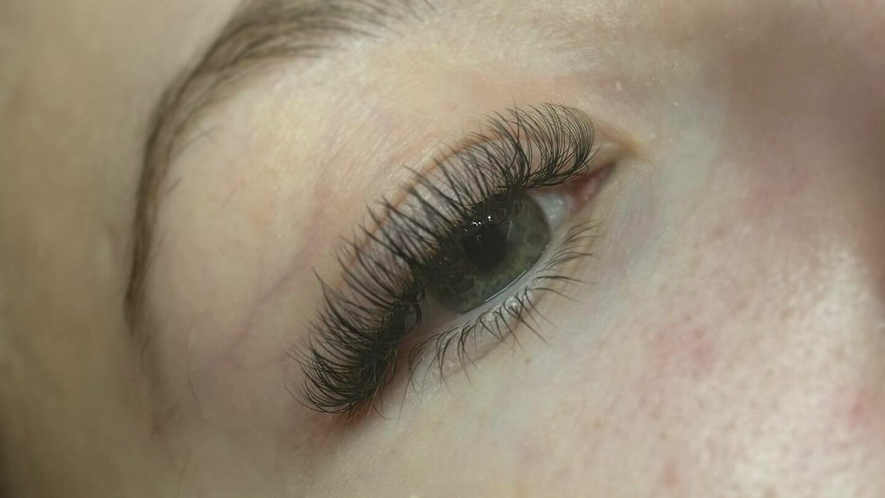 Chloe Lash CefnyBedd, UK, Wrexham Road Cefnybedd Fresha