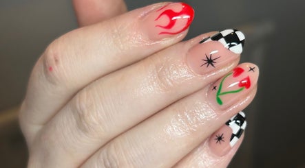Nails with George image 3
