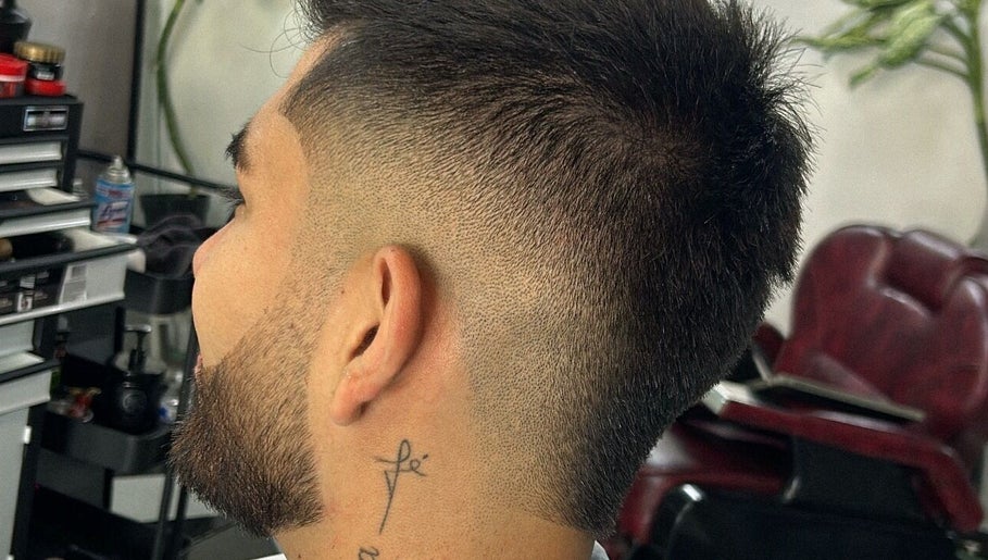 Cuts&Shaves image 1