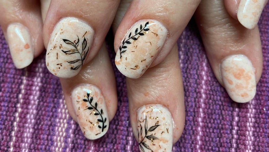 Elegant nail art with leaf designs at Rala Mayer Nail and Beauty, Delmas, Mpumalanga, ZA.