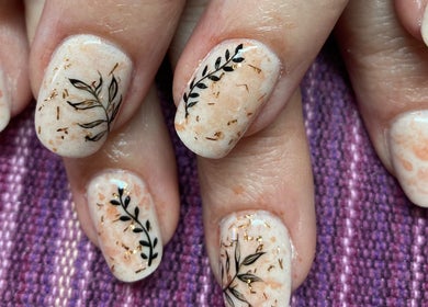 Elegant nail art with leaf designs at Rala Mayer Nail and Beauty, Delmas, Mpumalanga, ZA.