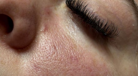 Bloom Lash Boutique image 2
