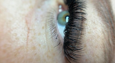 Bloom Lash Boutique image 3