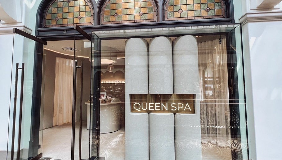 Queen Spa on Level 2 Queen Victory Building – obraz 1