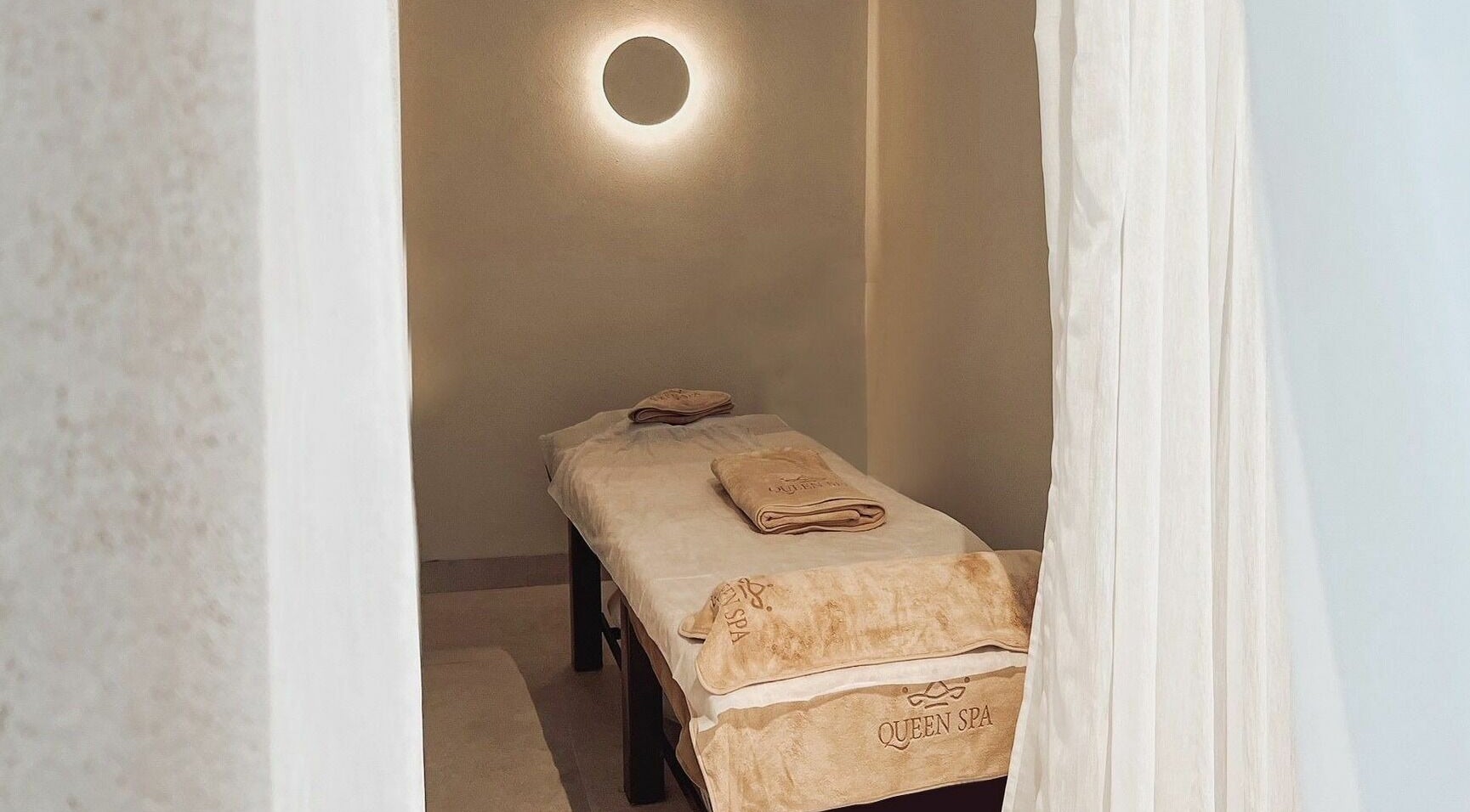 Tranquil massage room at Queen Spa on Level 2 Queen Victory Building, Sydney, New South Wales, AU.