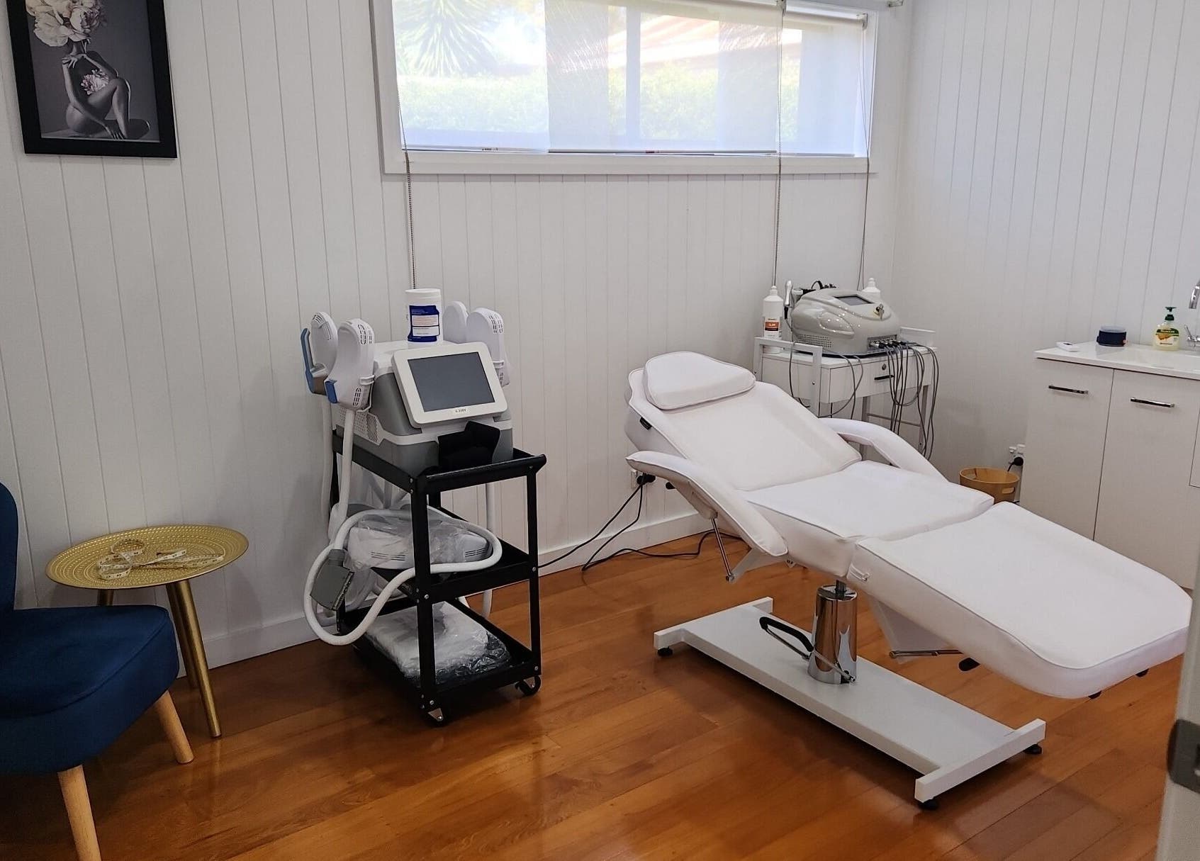 Calming treatment room with reclining chair at The Aesthetic Studio Toowoomba, Queensland, AU.