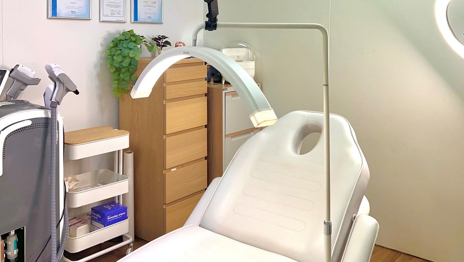 Modern treatment room at VM Cosmetic Clinic, Orange, New South Wales, AU, featuring advanced equipment.